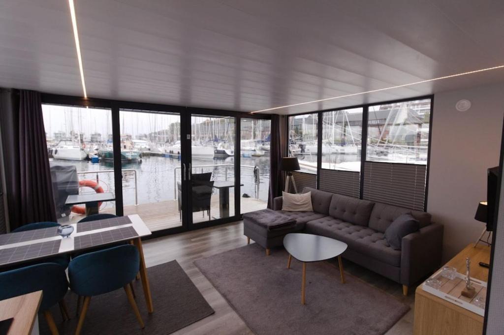 Hausboot Fjord Meeresbrise Mit Dachterrasse In Flensburg Luaran gambar